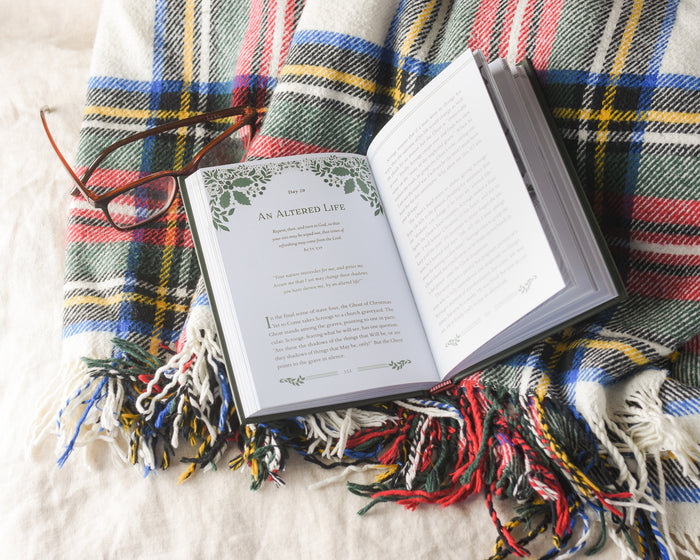 A Christmas Carol Devotional: 25 Advent Reflections from Charles Dickens's Beloved Classic (25 Daily Devotions)