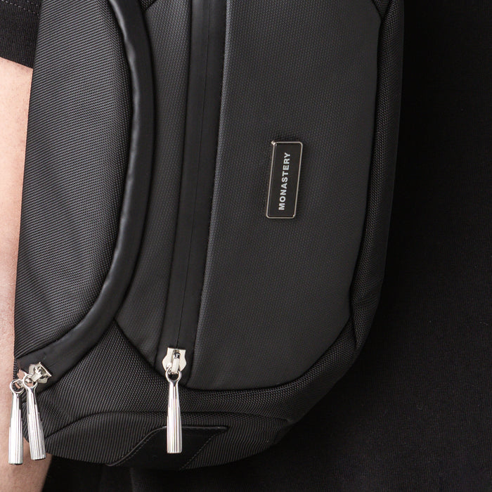 ALBAQ FANNY PACK UNISEX BLACK - Monastery | Tienda Oficial Colombia
