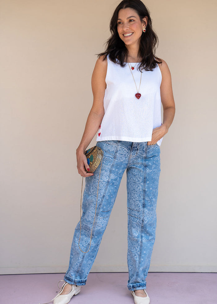Ivory rayon-linen sleeveless blouse with round neckline and heart-shaped side buttons, view 3