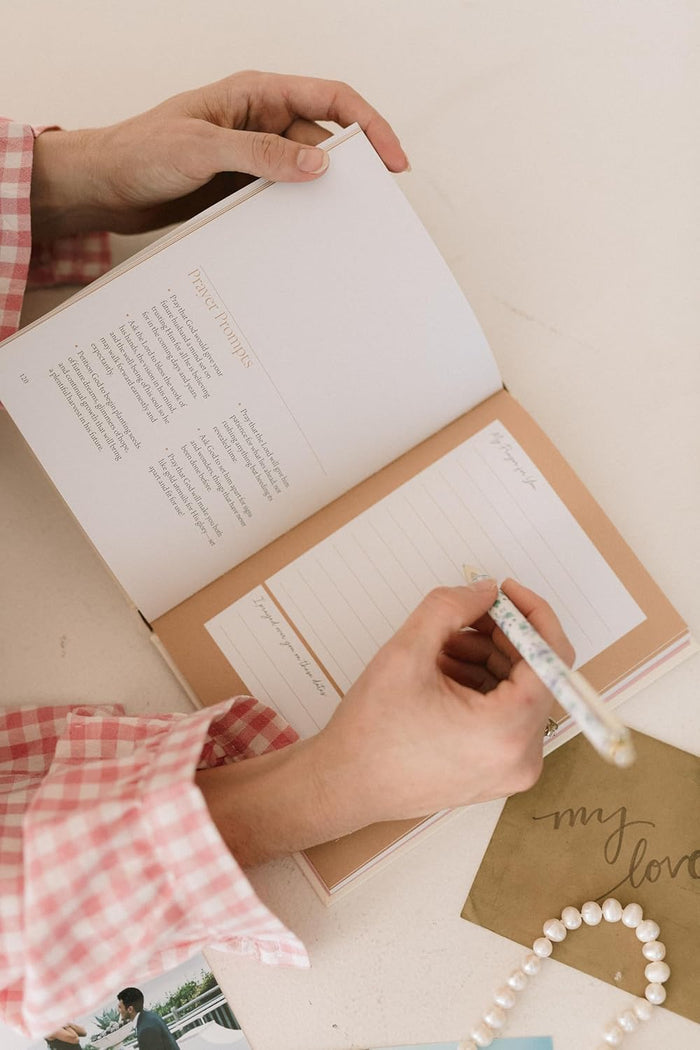 Dear Future Husband Prayer Journal: A Journaling Devotional for Christian Women Who Are Single, Dating, or Engaged to Prepare for Their Future Marriage