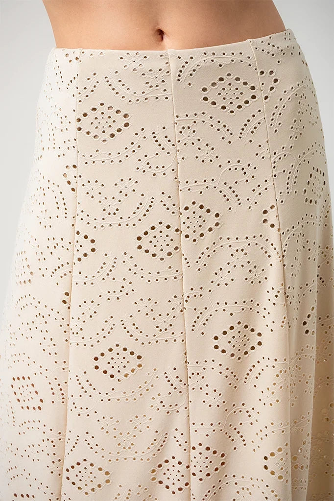 FALDA LARGA G-C 8736.