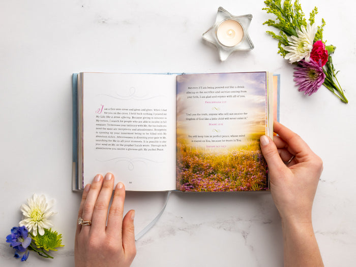 Jesus Calling for Easter, Padded Hardcover, with Full Scriptures: 50 Easter Devotions with Written-Out Scriptures