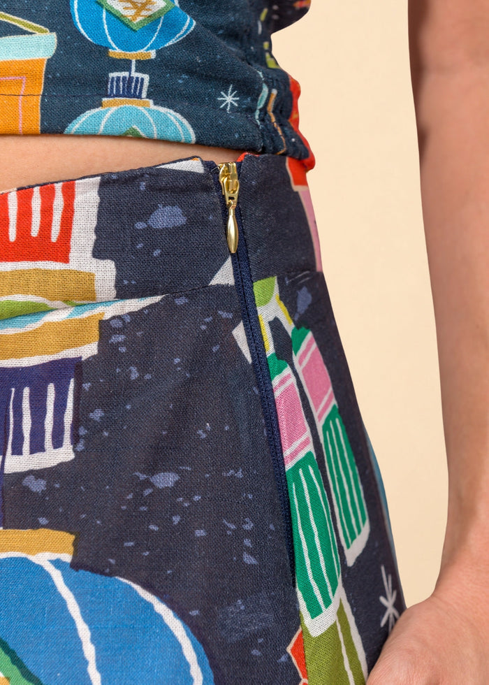 Blue printed linen-effect maxi skirt with fitted waist and hip ruching, view 3