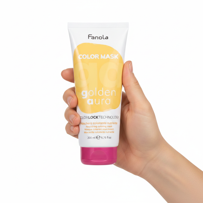 Fanola Color Mask Golden Aura sostenido por una mano